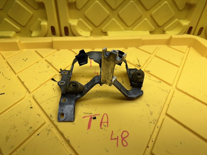 2011-2016 BMW F10 M5 5 SERIES AUXILIARY WATER PUMP BRACKET 7843156