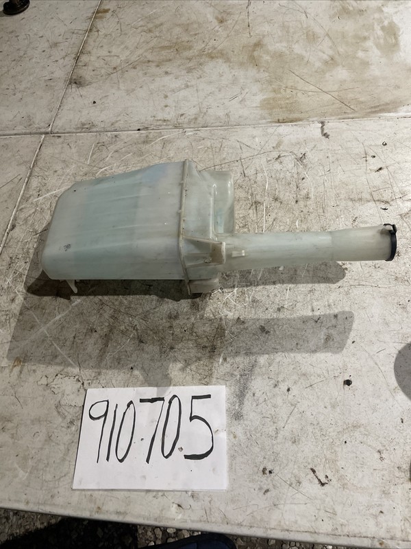 95-00 LEXUSLS400 WINDSHIELD WASHER FLUID RESERVOIR TANK W PUMP