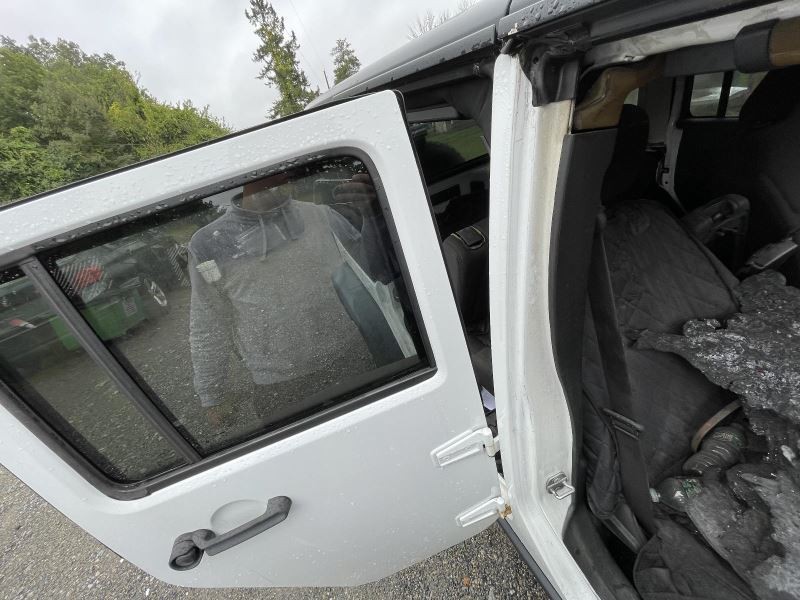 2007-2018 JEEP WRANGLER RIGHT ROCKER W/POST WHITE PC: PW7 50K 49153