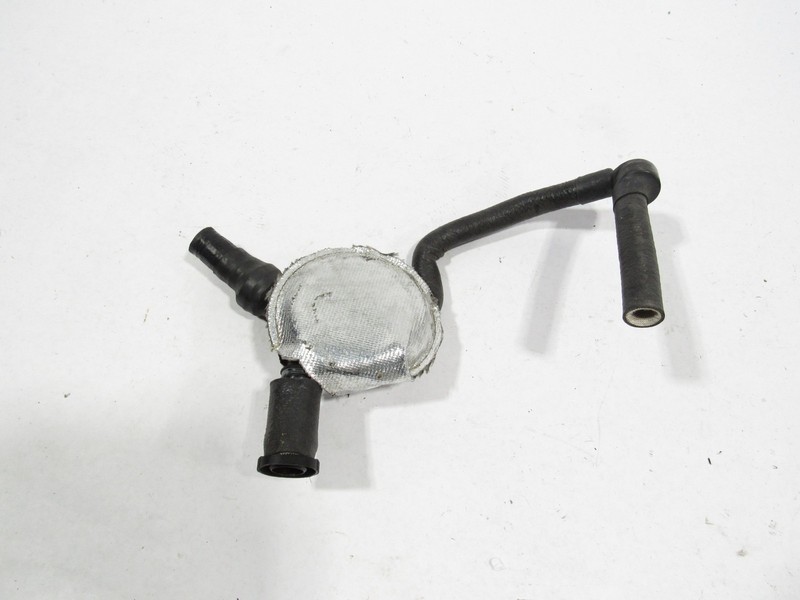 12-18 Bentley Continental GT W12 2015 Oil Separator Breather Tube Hose Valve |:A