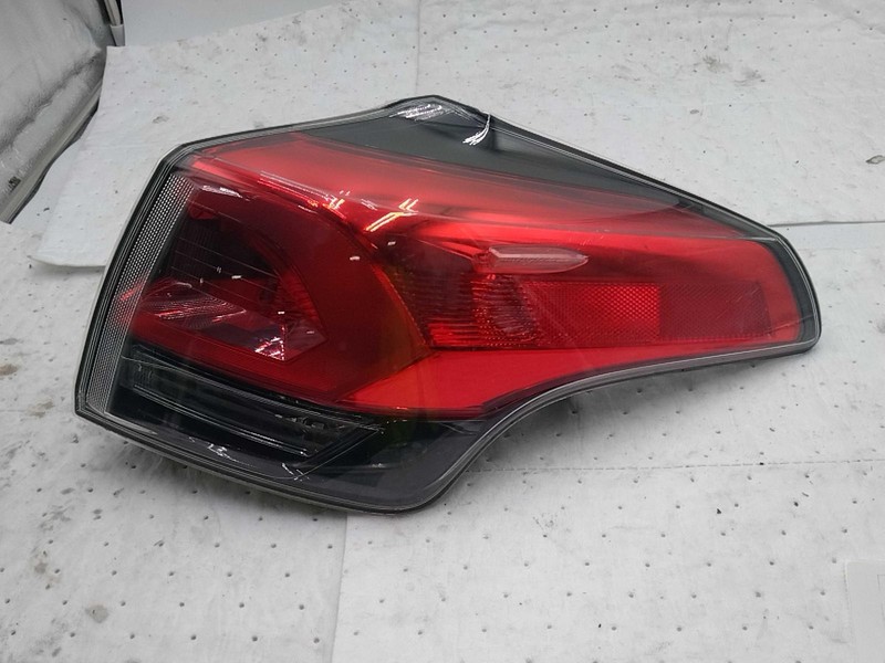 2016-2018 Toyota RAV4 Right Tail Light Assembly Black OEM Used 145878