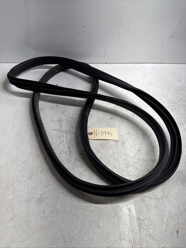 16-23 TESLA MODEL X FRONT RIGHT SIDE DOOR BODY WEATHERSTRIP SEAL OEMN-5774 S2