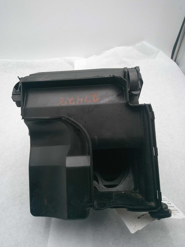 Used Air Cleaner Assembly fits: 2023 Hyundai Elantra 2.0 Grade B