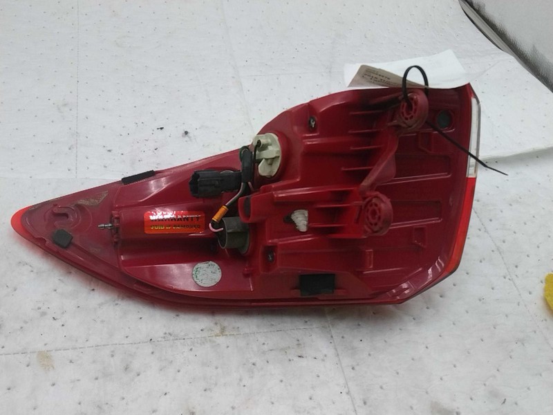 2016 Hyundai Tucson Left Tail Light Assembly White OEM Used 76999