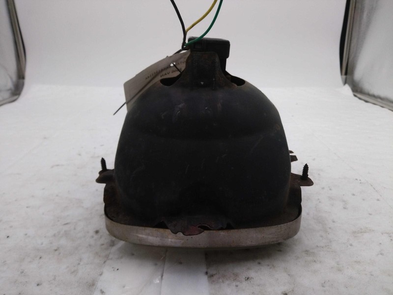 Used Turn Signal / Parking Light Assembly fits: 2010 Gmc Savana 2500 van Park La