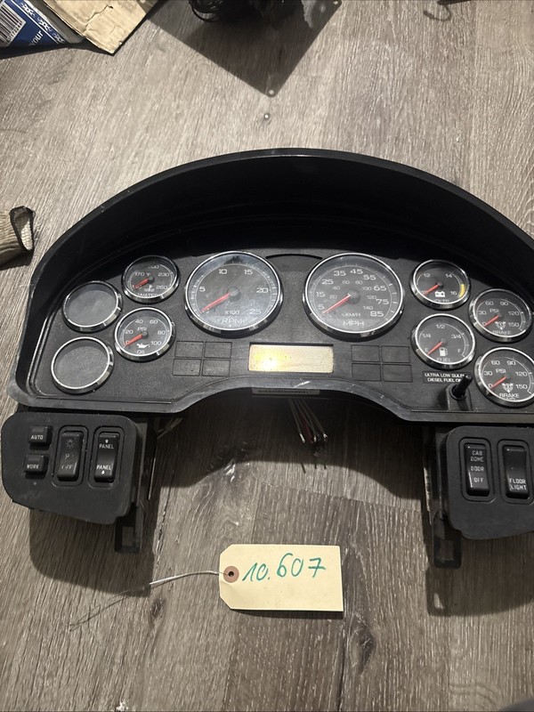 International Gauge Cluster P/N 3624143F94