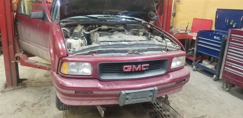 SONOMA1994 Fuse Box Engine 110414