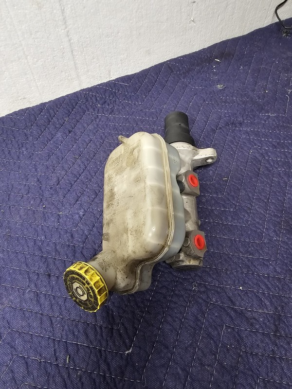 Brake Master Cylinder Fits 03-07 CARAVAN