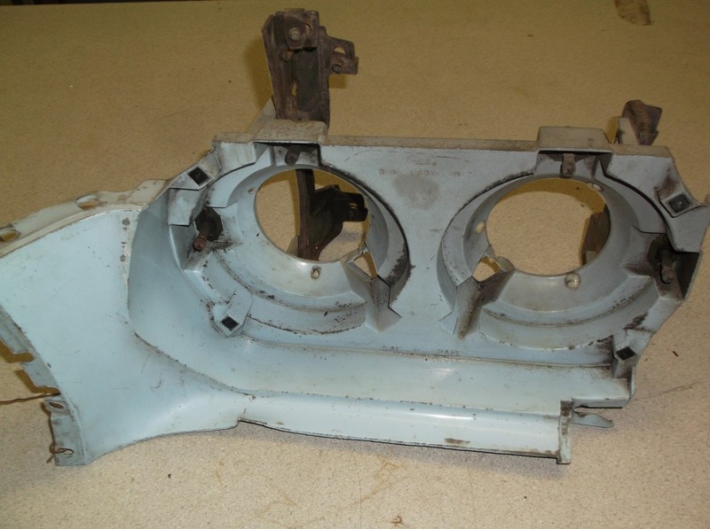 1972 Ford Ranchero LH Left Headlight Assembly D20B-13A045-BD *FREE SHIPPING*