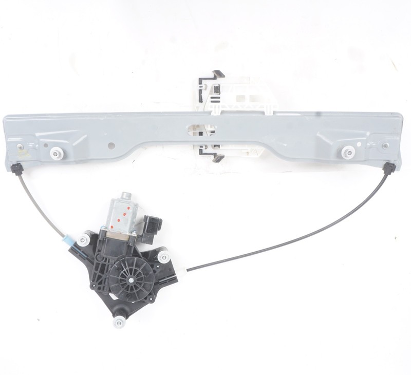 2017 - 2020 Lincoln Continental Rear Right Window Regulator W/ Motor OEM