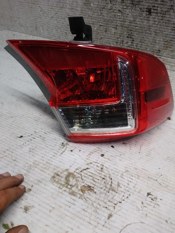 2012-2014 Toyota Camry Left Tail Light Assembly Black OEM Used 247294