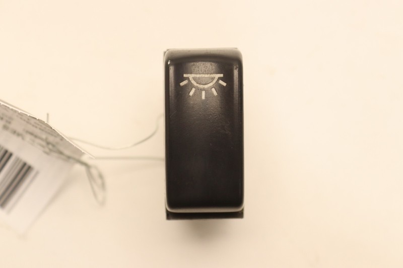 2012 KENWORTH T800 DOME LIGHT LAMP ROCKER SWITCH BUTTON P27-1040-10 OEM