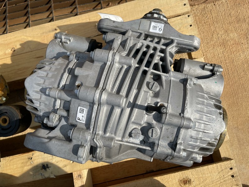 10-14 BMW X5M X6M E70 E71 S63 REAR CARRIER DIFFERENTIAL CASE 3.91 RATIO OEM