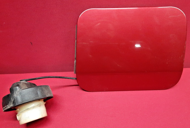 2005 - 2010 Chrysler 300 Dodge Fuel Filler Gas Door Lid PRH Inferno Red Crystal