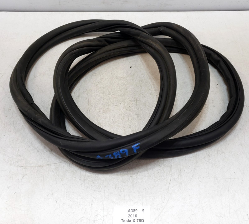 ✅ 2016-2023 OEM Tesla Model X Front Trunk Storage Seal Rubber
