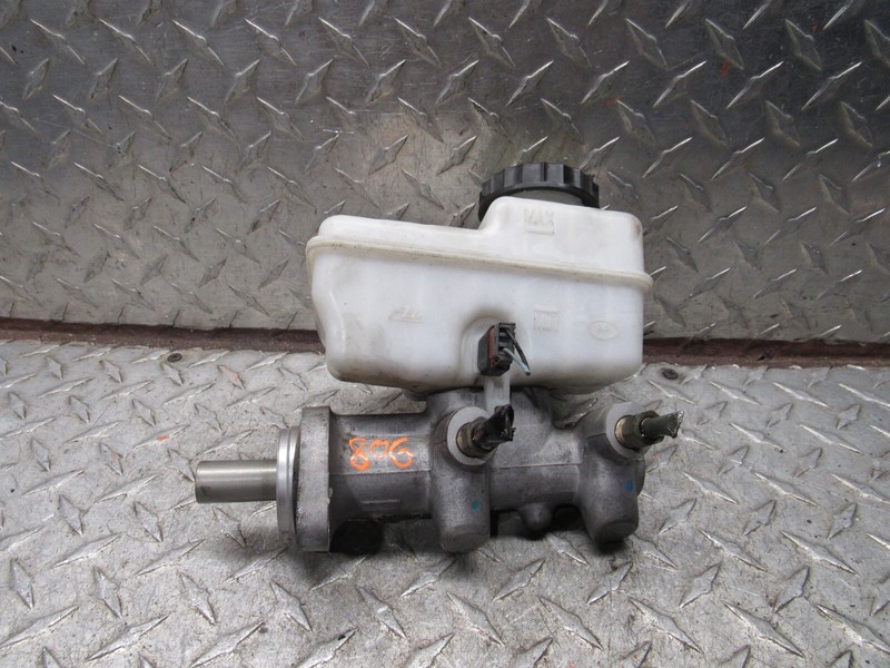 2009 NISSAN PATHFINDER BRAKE MASTER CYLINDER