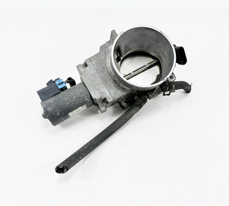 2001-2002 Chevy Avalanche 2500 Silverado Sierra 8.1L 496 Throttle Body OEM