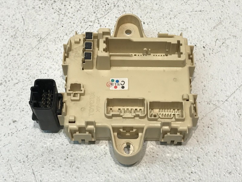 2004-2009 LEXUS RH400H REAR FUSE JUNCTION BOX RELAY PANEL MODULE OEM
