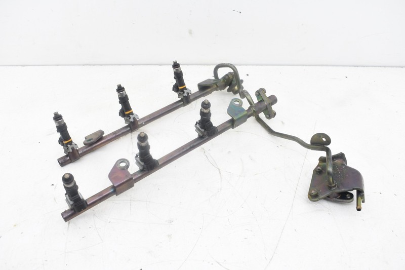 03-05 Nissan 350Z Fuel Rail & Injectors VQ35DE OEM KW82