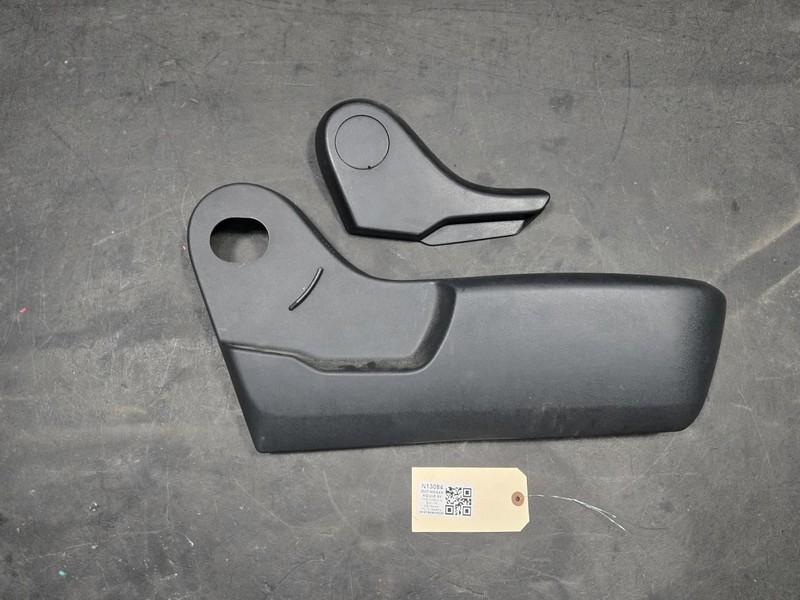 2PC Front Right Seat Cover w/ Handle Set 2022 Nissan Rogue 87330-6RA0A 21 - 25