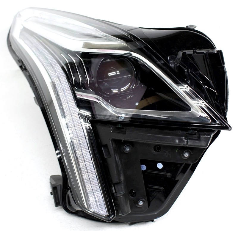 OEM Right Passenger Side LED Headlamp For Cadillac XT5 84648544 Tabs Missing
