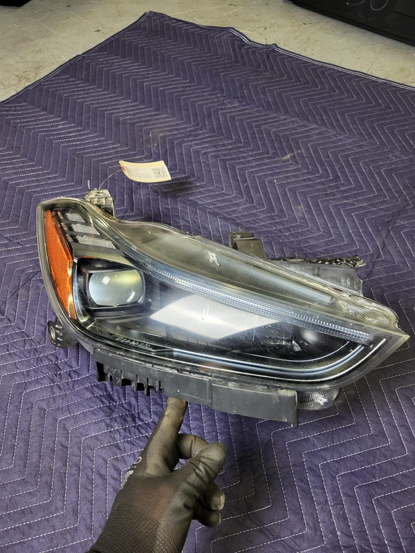 Used Oem Maserati Right Front Headlamp Headlight Dark LED for 2018-2021 Ghibli
