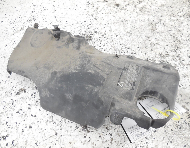 2020 20 Mercedes-Benz Sprinter 2500 3.0L Engine Valve Cover Passenger Right OEM