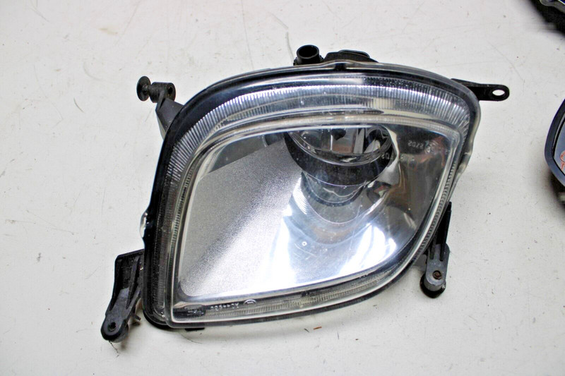 2003-2006 Porsche Cayenne Right Passenger Side Fog Light Lamp OEM 95563116202
