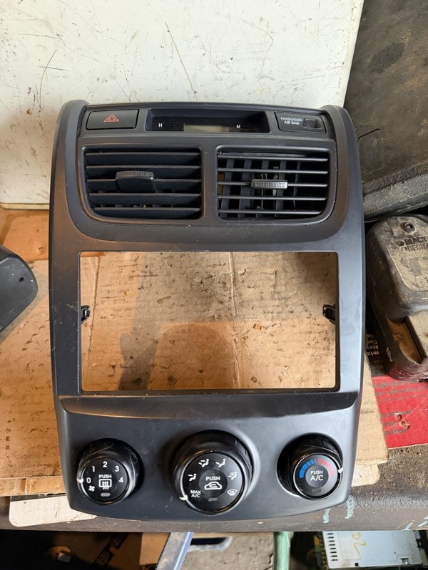2005-2009 Kia Sportage A/C Heater Temperature Climate Control & Trim Bezel