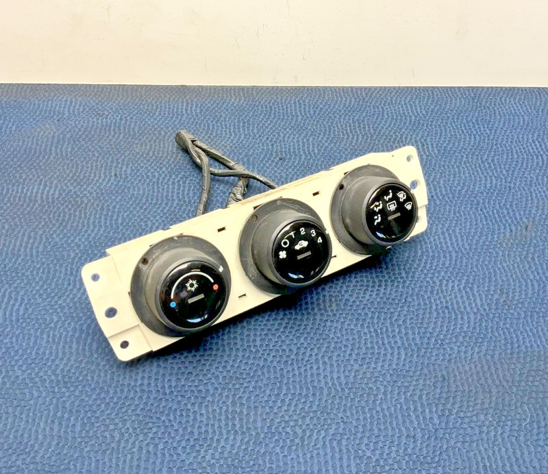 7-10 Saturn Sky AC A/C Tempature Climate Control Heater Unit Switches OEM 69K Mi