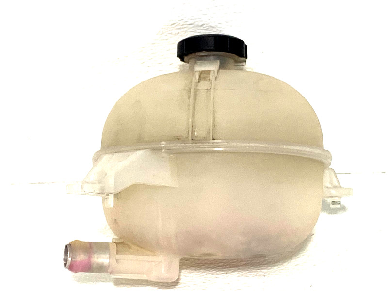 22 23 24 HYUNDAI TUCSON RADIATOR OVERFLOW TANK EXPANSION RESERVIOR OEM #A0.17