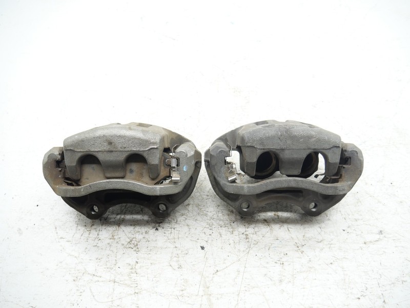 2003-2007 Infiniti G35 Front Brake Caliper Set LH RH 41011CM40A OEM