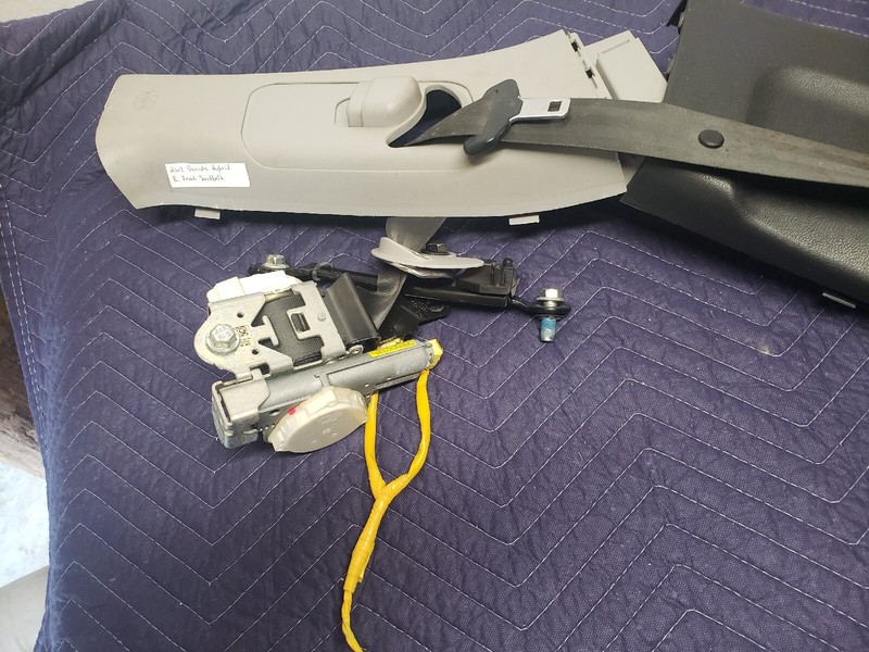 2011 - 2014 Hyundai Sonata Right Side Passenger Seatbelt Retractor W/ Tensioner