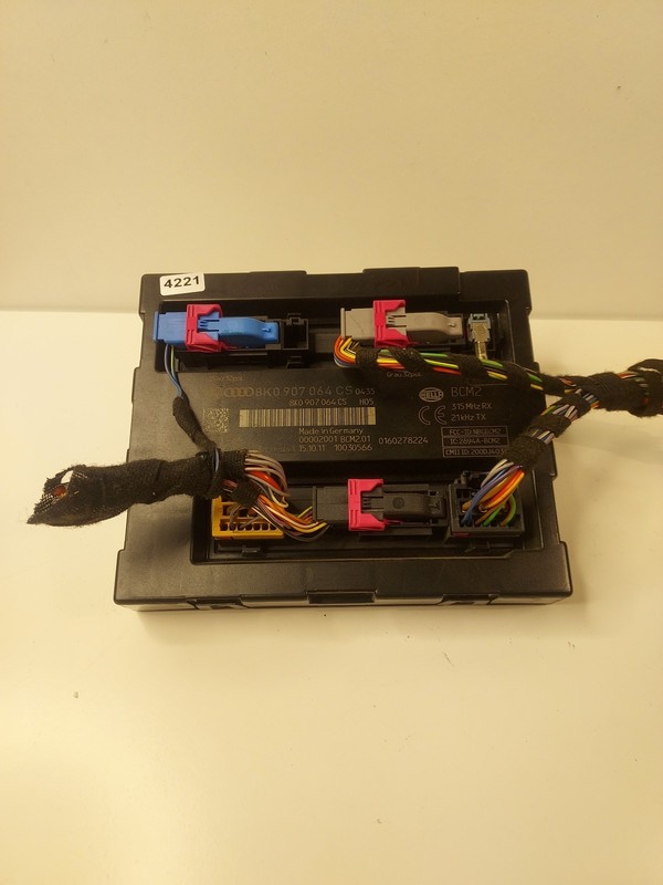 2009-2016 AUDI Q5 BODY CONTROL MODULE BCM 8K0 907 064 CS OEM