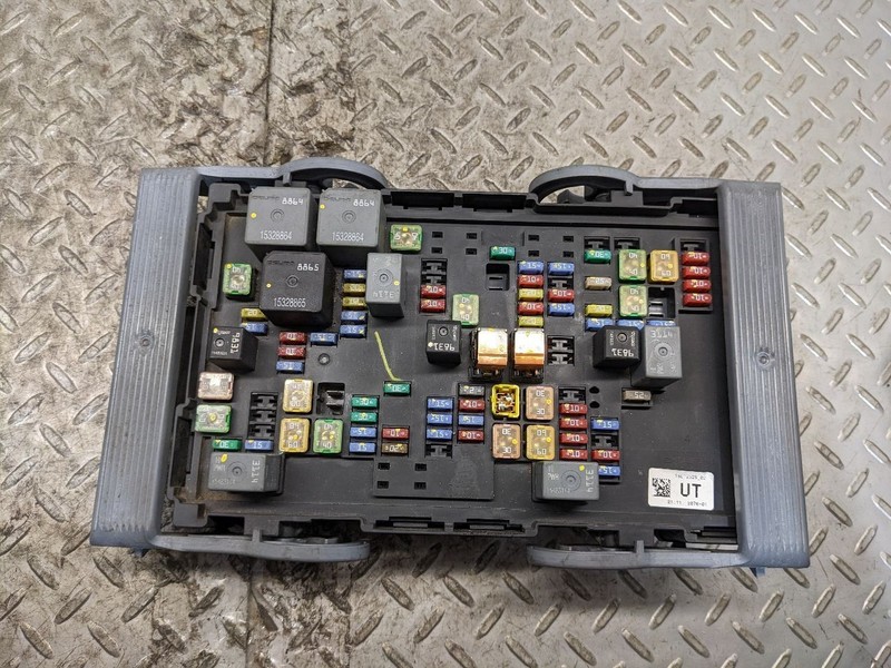 Fuse Box Engine Fits 07-09 SUBURBAN 1500 1173645