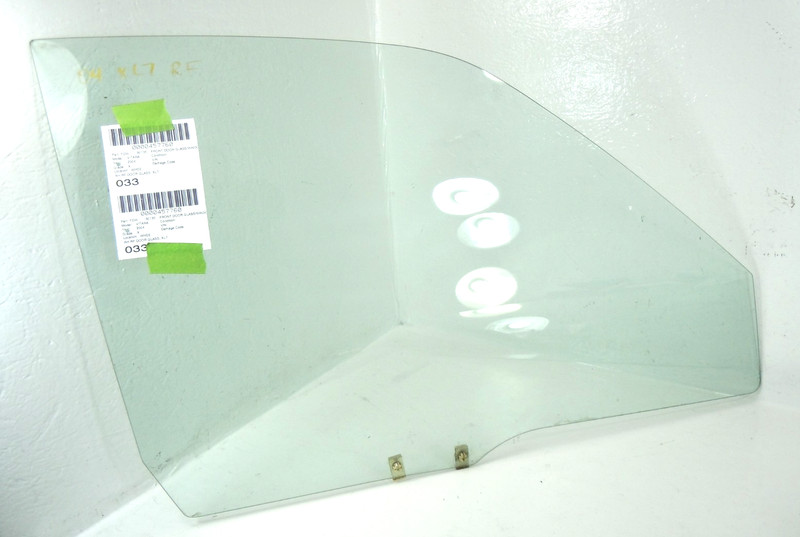2004-2006 Suzuki Vitara XL-7 Front Door Window Glass Passenger Right OEM