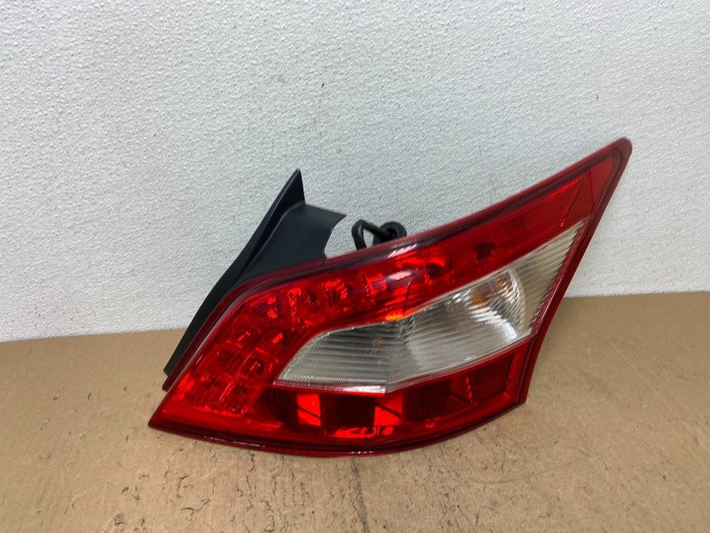 2009 2010 2011 Nissan Maxima Right Passenger RH Side Tail light OEM AC7351 DW