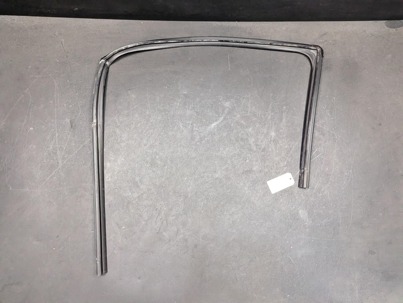 Front Left Door Window Glass Run Channel 2017 Cadillac Escalade ESV 2015 - 2020