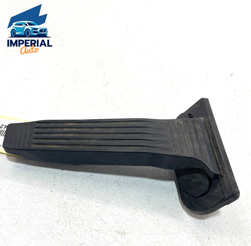 2018 - 2022 TOYOTA CAMRY L GAS PEDAL ACCELERATOR THROTTLE SENSOR PAD OEM