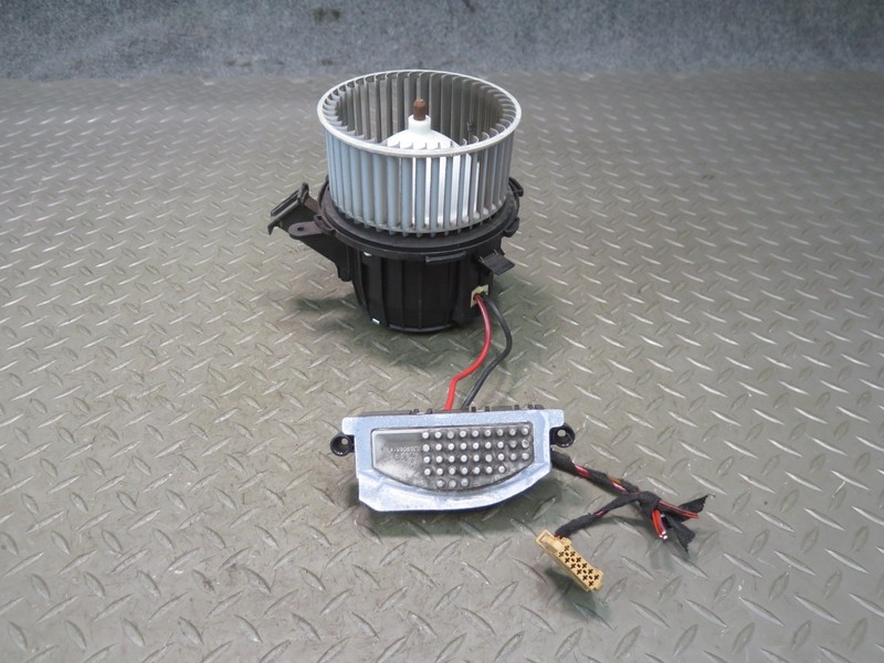 2015-2018 PORSCHE MACAN A/C HEATER BLOWER MOTOR FAN W RESISTOR