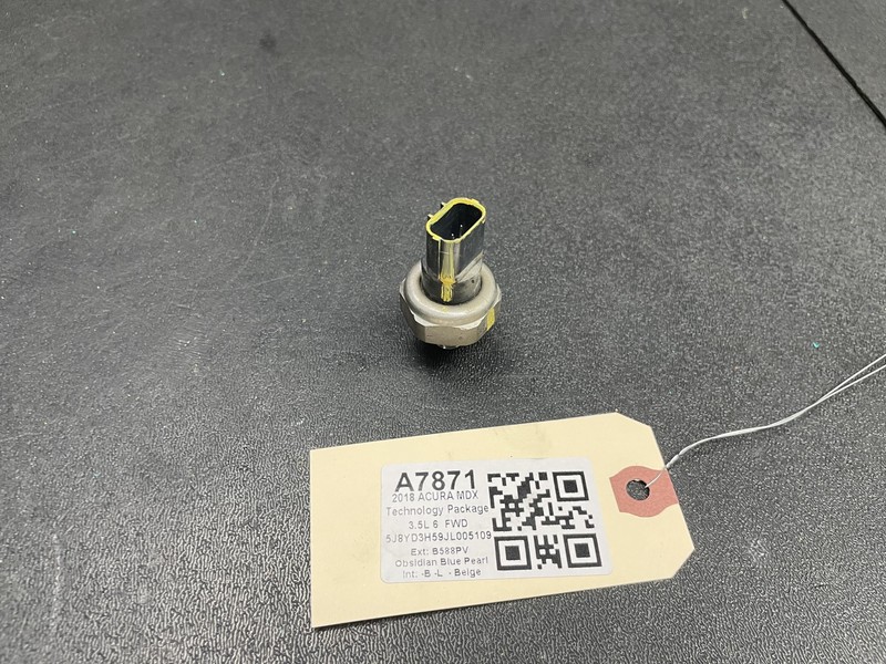 Engine Oil Pressure Sensor 2018 Acura MDX 37260-RNA-A01 2014 2015 2016 - 2020