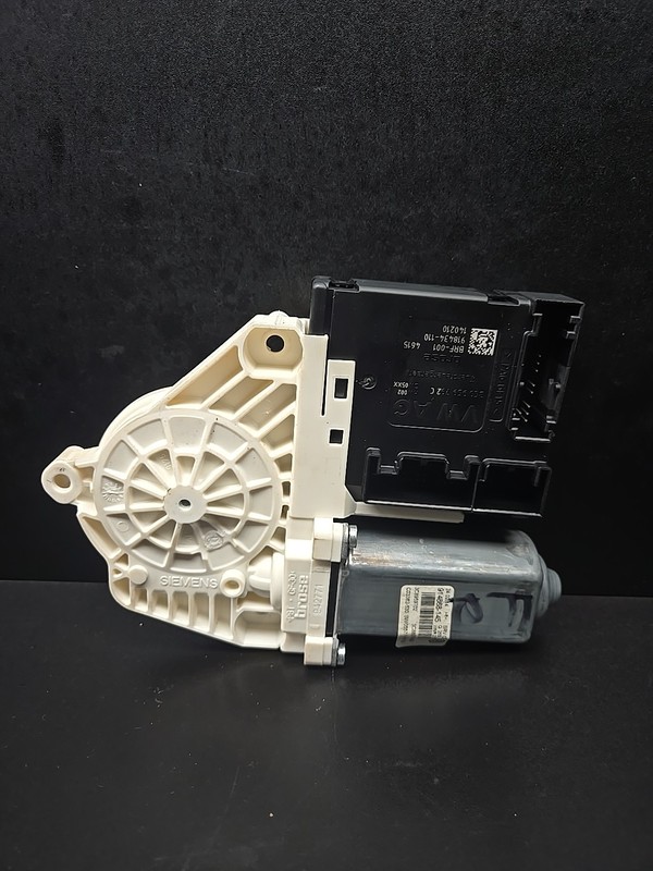 2009-2017 Volkswagen Passat CC Front Right Window Motor OEM 3C0959792C