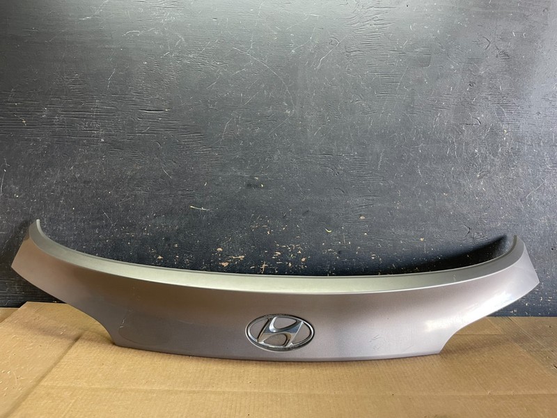 2011 to 2015 Hyundai Tucson Liftgate Tailgate Trunk Trim Molding AA8981 DG