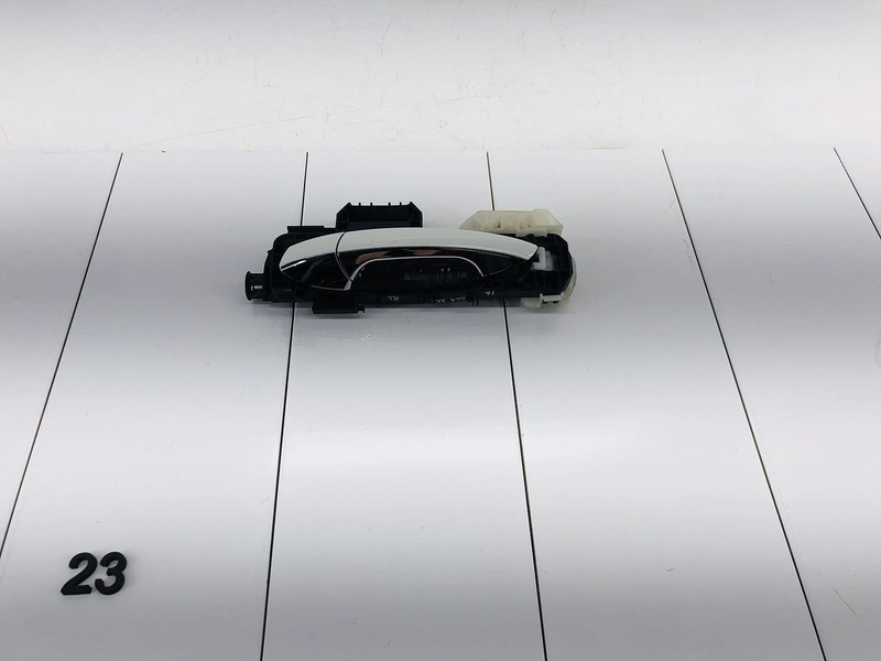 16-19 MERCEDES BENZ CLA250 REAR LEFT SIDE EXTERIOR DOOR HANDLE ARCTIC WHITE OEM