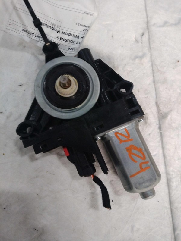 Used Front Left Door Window Regulator Front fits: 2017 Dodge Journey electric Fr