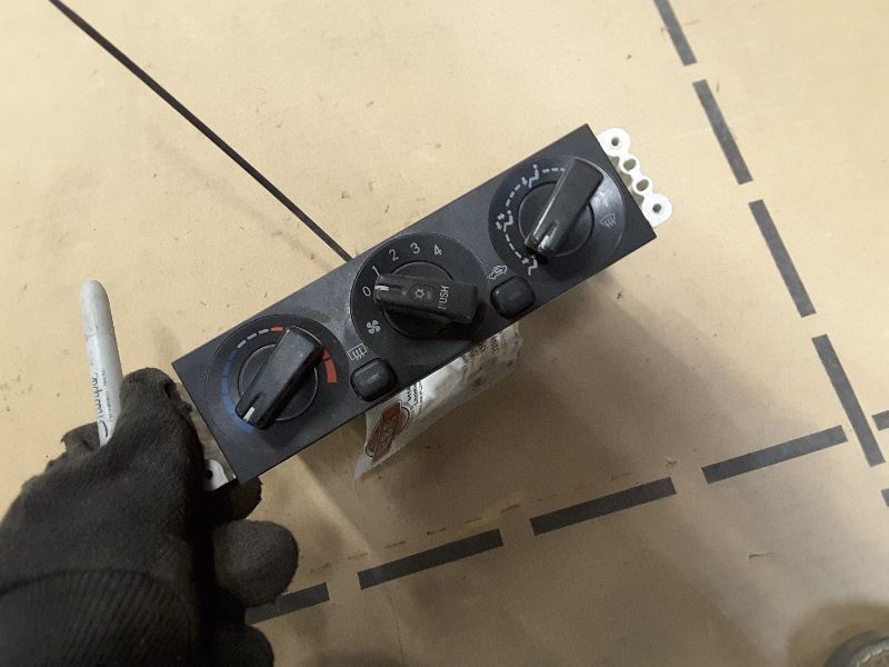 03 04 05 STRATUS TEMPERATURE CONTROL CPE 113617