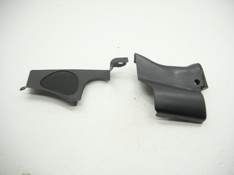 1997-2004 Chevrolet Corvette C5 Right B Pillar Trim RH Seat Belt 10409218 OEM