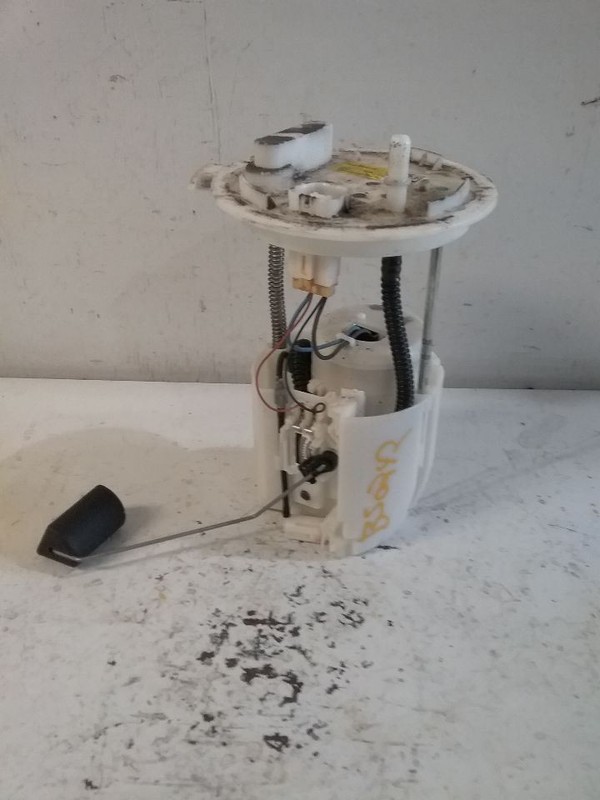 Fuel Pump Assembly 3.7L FWD Fits 10-12 MKS 3528123