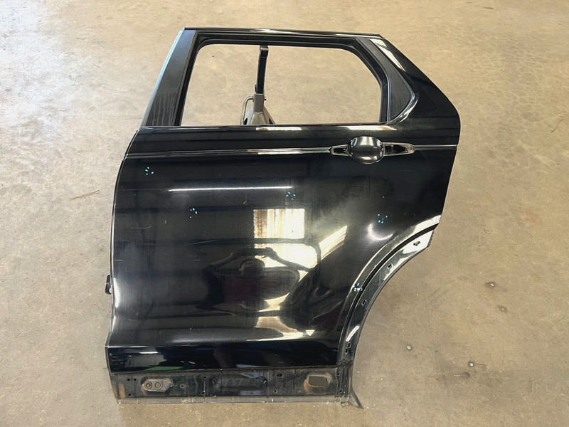 ⭐2015-2023 LAND ROVER DISCOVERY SPORT REAR LEFT DOOR PANEL COVER OEM LOT2647