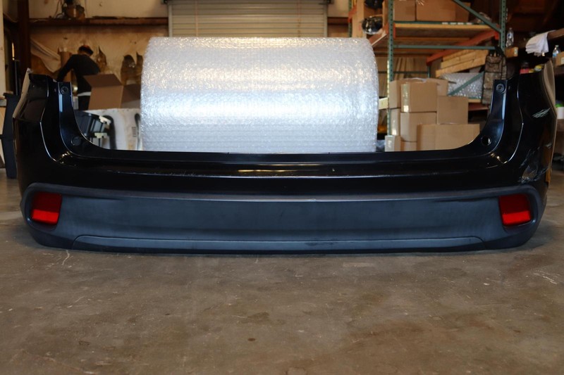2014-2019 TOYOTA HIGHLANDER REAR BUMPER COVER PANEL ASSEMBLY OEM